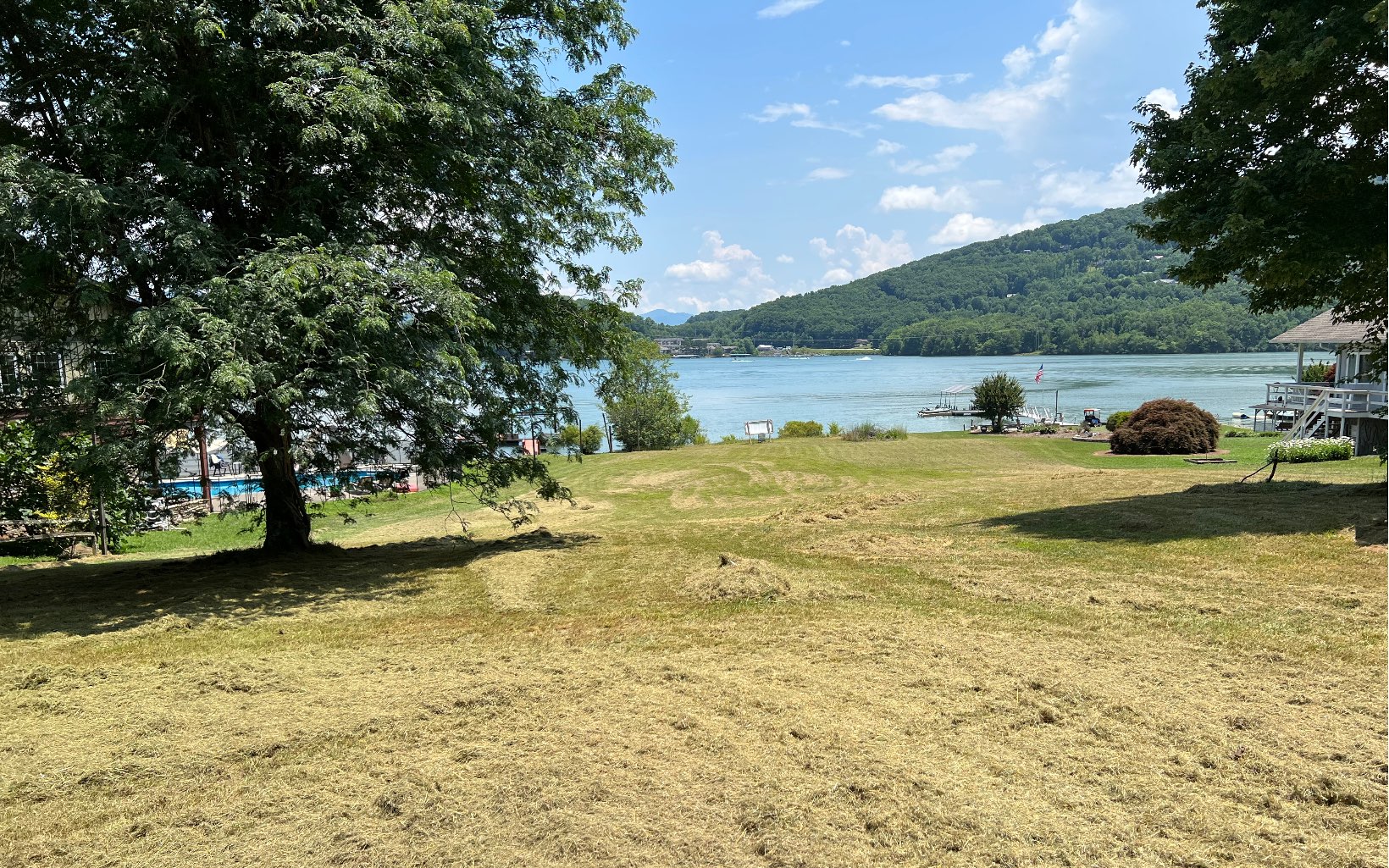 324262 Young Harris Lake Front Lot